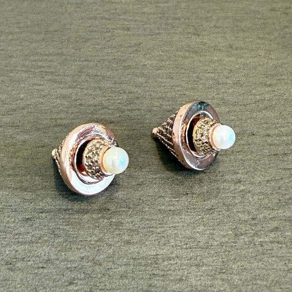 Eddie Borgo | Rose Gold Pearl Earrings - Picture 4 of 7